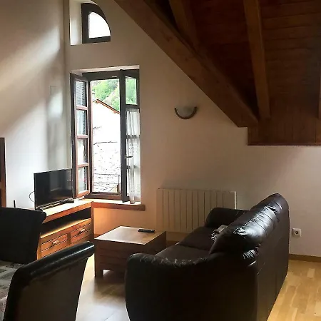 Cau D Aneu Duplex شقة إيستيري دانو